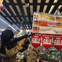 ついに今週末に迫る！古着夏物半額セール！！ガン担当も既に臨戦態勢に入り獲物を物色中！
